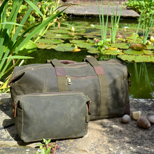 Load image into Gallery viewer, Waxed Cotton Washbag