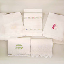 Load image into Gallery viewer, Guest Towels

